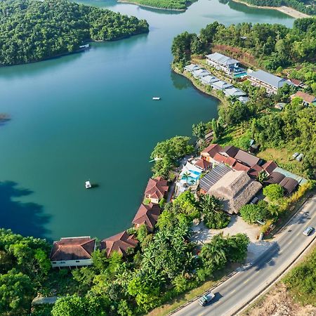 Phong Nha Lake House Resort Esterno foto